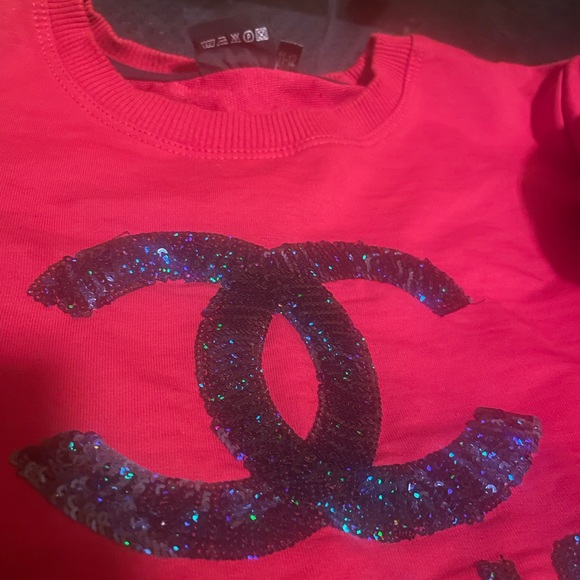 Children’s red girl sweater. - Picture 3 of 9